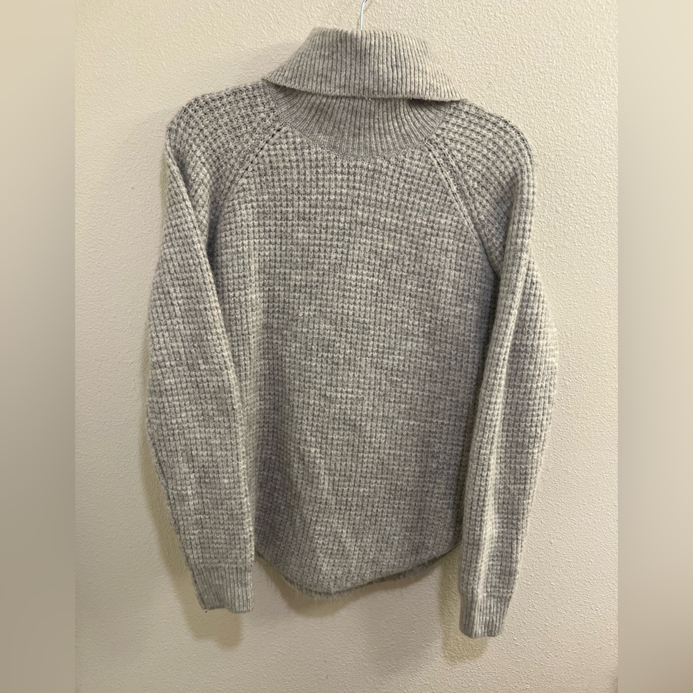 Kuhl Women's Sienna Chunky Waffle Knit Turtle Neck Sweater Gray Sz M